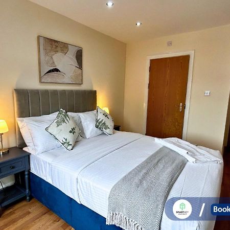 Modern 2 Bed 2 Bath Apartment Free Parking Γουάτφορντ Εξωτερικό φωτογραφία