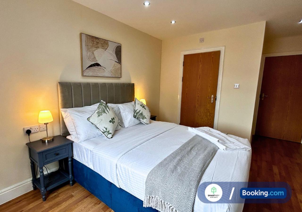 Modern 2 Bed 2 Bath Apartment Free Parking Γουάτφορντ Εξωτερικό φωτογραφία