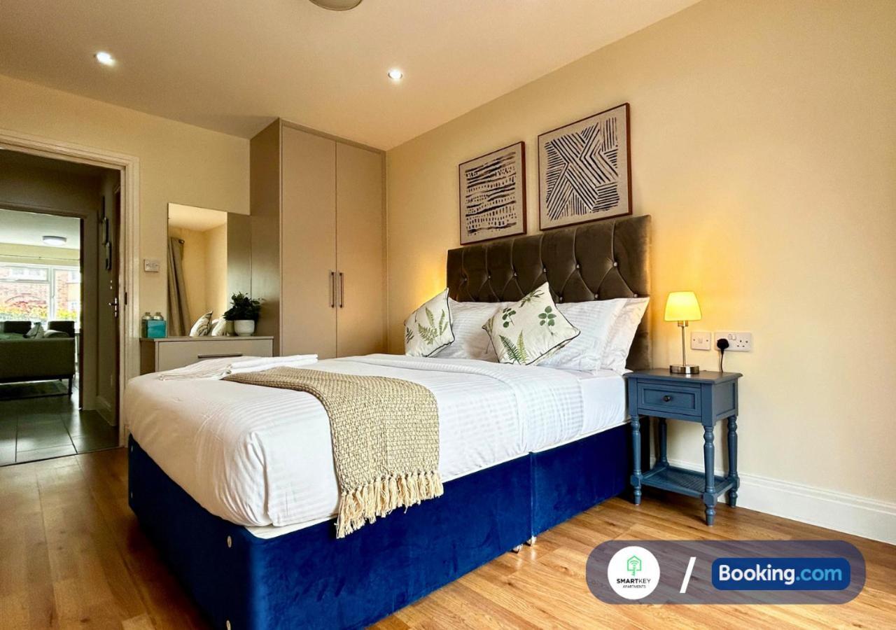Modern 2 Bed 2 Bath Apartment Free Parking Γουάτφορντ Εξωτερικό φωτογραφία