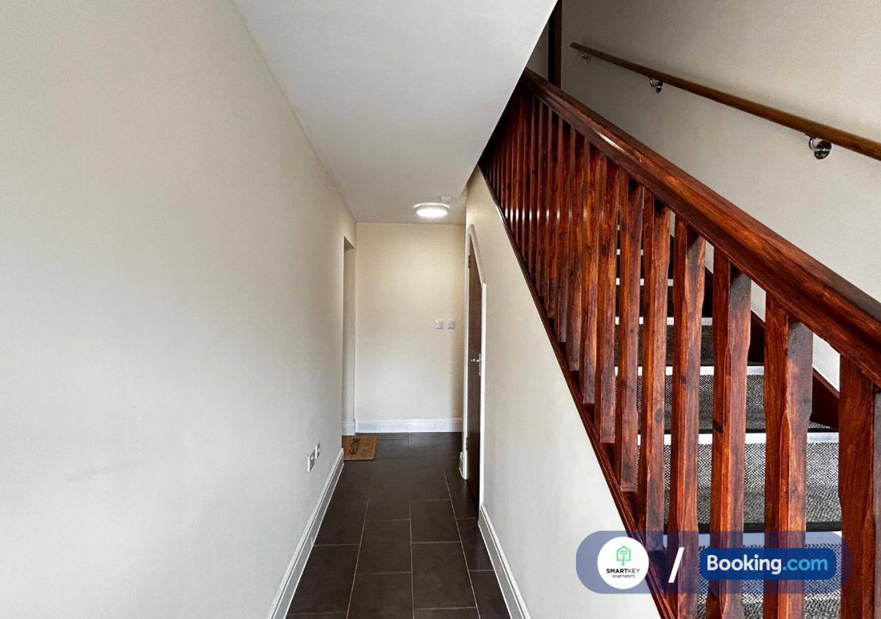Modern 2 Bed 2 Bath Apartment Free Parking Γουάτφορντ Εξωτερικό φωτογραφία
