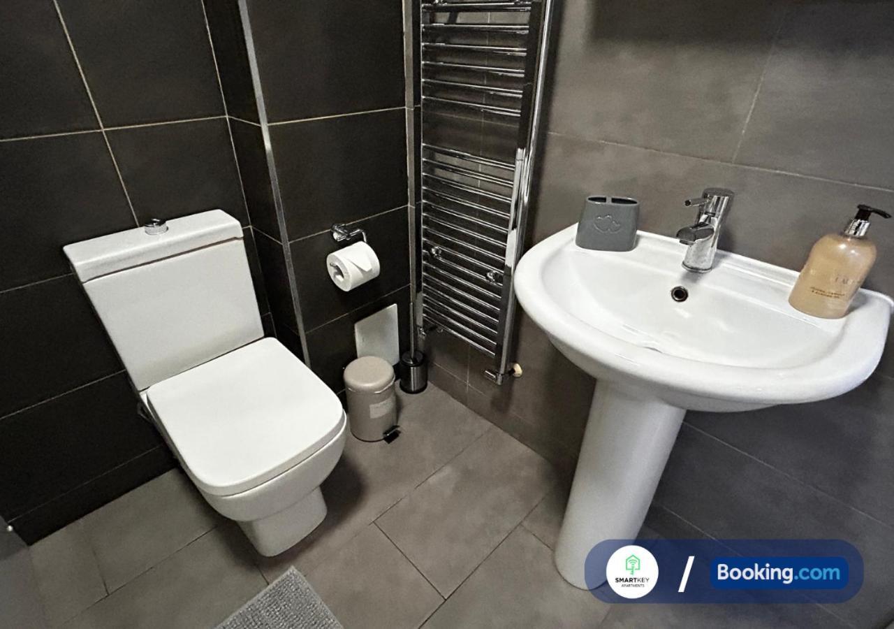 Modern 2 Bed 2 Bath Apartment Free Parking Γουάτφορντ Εξωτερικό φωτογραφία